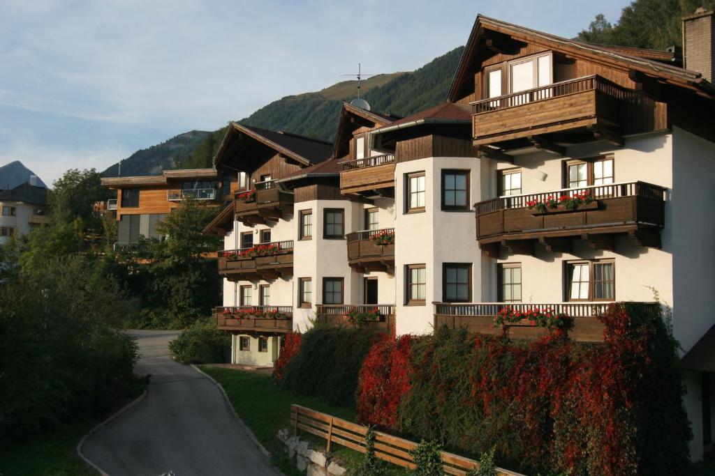 Tauernappartements Kircherhof Matrei in Osttirol Bagian luar foto
